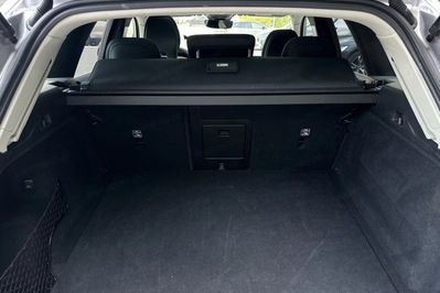 Volvo XC60 B5 B AWD Ultra Dark