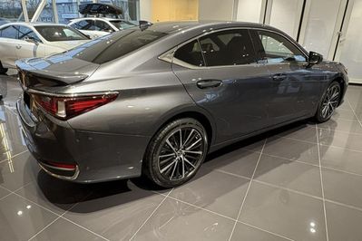 Lexus ES 300h Business Edition 2.5 E-CVT