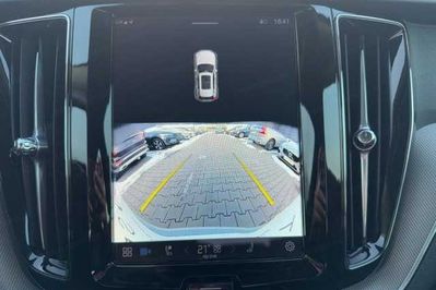 Volvo XC60 B5 B AWD Plus Dark aut