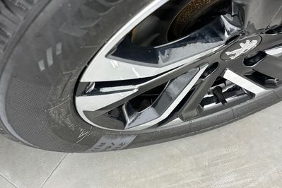 Peugeot 2008 GT 1.2 PureTech EAT8