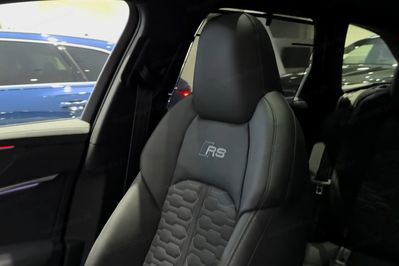 Audi A6 RS6 TFSI quattro Performance