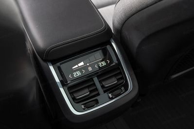 Volvo XC60 B4 D AWD Plus Bright aut