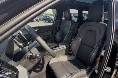 Volvo XC60 T8 Plug-In Hybrid AWD Ultra Black Edition