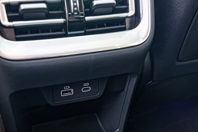 Hongqi H5 Deluxe 2.0T DSG