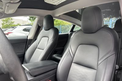 Tesla Model 3 RWD
