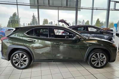 Lexus UX 300h F Sport Design 2.0 Hybrid Dynamic Force