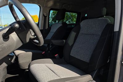 Peugeot Traveller 2.0 Bluehdi Long Business EAT8