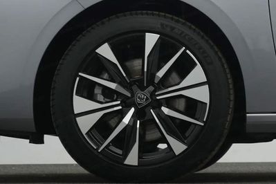 Peugeot 308 Allure EAT8 1.5 BlueHDi