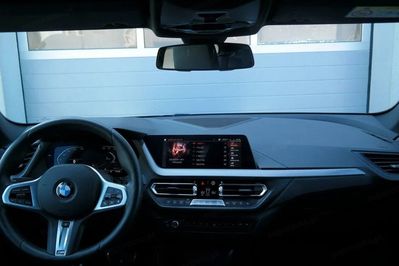 BMW Seria 2 218i Sport Line aut