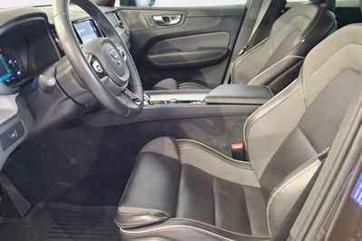 Volvo XC60 B5 B AWD Plus Dark