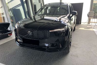 Volvo XC90 B5 AWD Ultra Black Edition