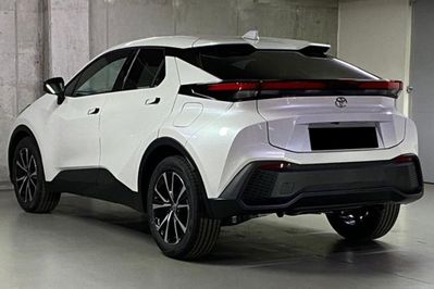 Toyota C-HR Style 2.0 Hybrid Dynamic Force Plug-in