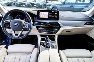 BMW Seria 5 Touring 520d xDrive Luxury Line