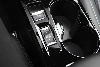 Peugeot 208 GT e-DCS6 1.2 mHEV