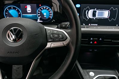 Volkswagen Golf VIII 2.0 TDI SCR Style