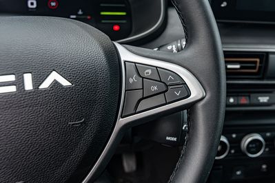 Dacia Jogger Extreme 5-miejsc 1.6 Full Hybrid
