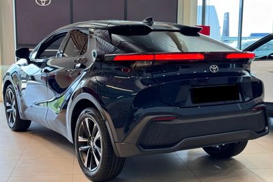 Toyota C-HR Style 2.0 Hybrid Dynamic Force Plug-in