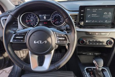 Kia Ceed M 1.5 T-GDI  DCT