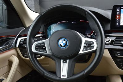 BMW Seria 5 530e sport-aut