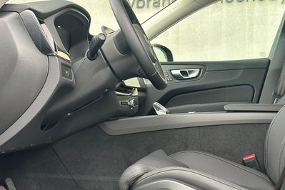 Volvo XC60 B5 B AWD Plus Dark