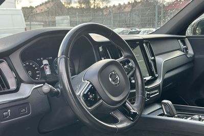 Volvo XC60 B4 B R-Design aut