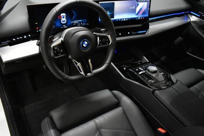 BMW Seria 5 530e xDrive PHEV M Sport aut