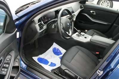BMW Seria 3 318i aut