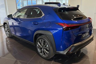 Lexus UX 300h F Sport 2.0 Hybrid Dynamic Force