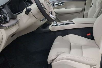 Volvo XC60 B5 AWD Ultra Bright