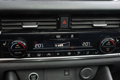 Nissan Qashqai 1.3 DIG-T MHEV Premiere Edition