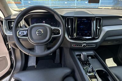 Volvo XC60 B4 B Plus Dark