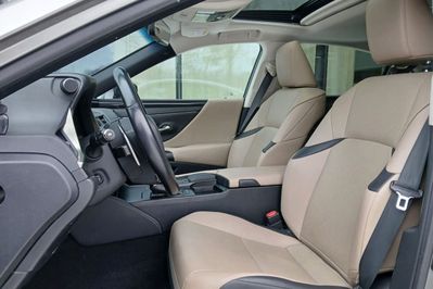 Lexus ES 300h Business Edition