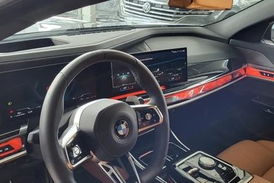 BMW Seria 7 740d xDrive M Sport sport-aut