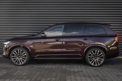 Volvo XC90 T8 AWD Plug-In Hybrid Ultra Dark
