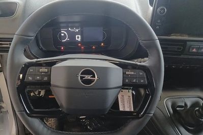 Opel Combo Van Cargo L2H1 Zabudowa Brygadowa