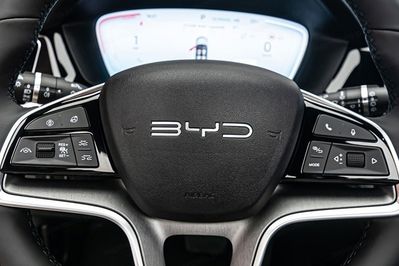 BYD Seal U DM-i  Design AWD