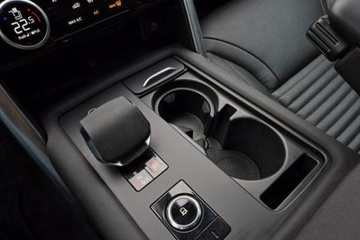 Land Rover Discovery P300