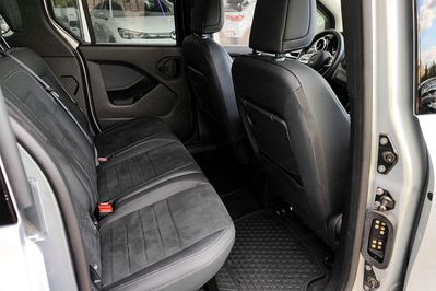 Mercedes T klasa T180d AT