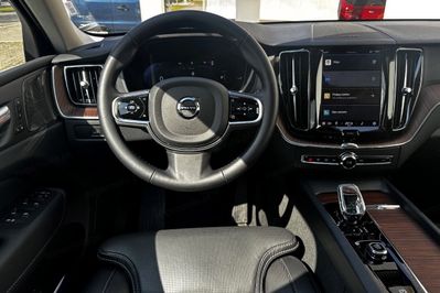 Volvo XC60 T8 Plug-In Hybrid AWD Plus Bright aut