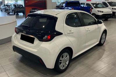 Toyota Yaris Comfort 1.5 Hybrid
