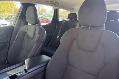 Volvo XC60 B4 B Momentum