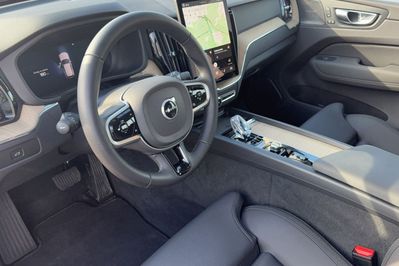 Volvo XC60 B5 B AWD Plus Dark aut