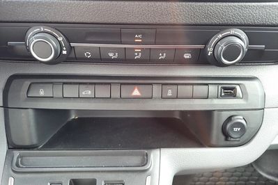 Peugeot Expert e-Expert L2H1