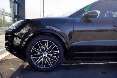 Porsche Cayenne Coupe E-Hybrid Black Edition