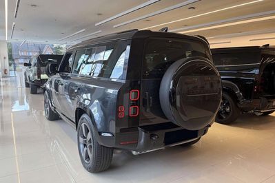 Land Rover Defender 110 3.0 D350 X-Dynamic SE