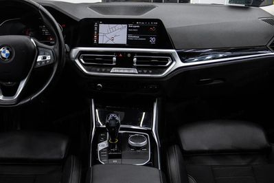 BMW Seria 3 318i Sport Line sport-aut