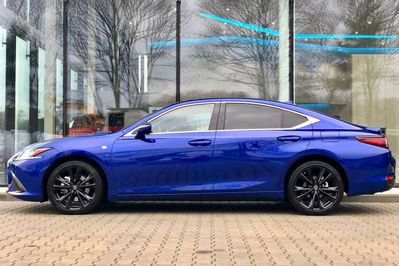 Lexus ES 300h F Sport Design