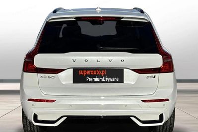 Volvo XC60 B5 B AWD Plus Dark