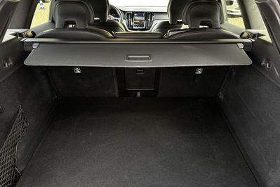Volvo XC60 B4 D AWD Plus Dark