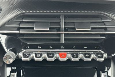 Peugeot 2008 GT 1.2 PureTech EAT8